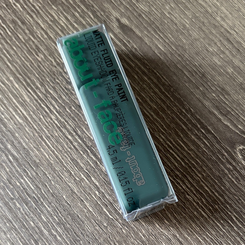 ❤️$5 NWT About-Face Matte Fluid Eye Paint 4.5ml